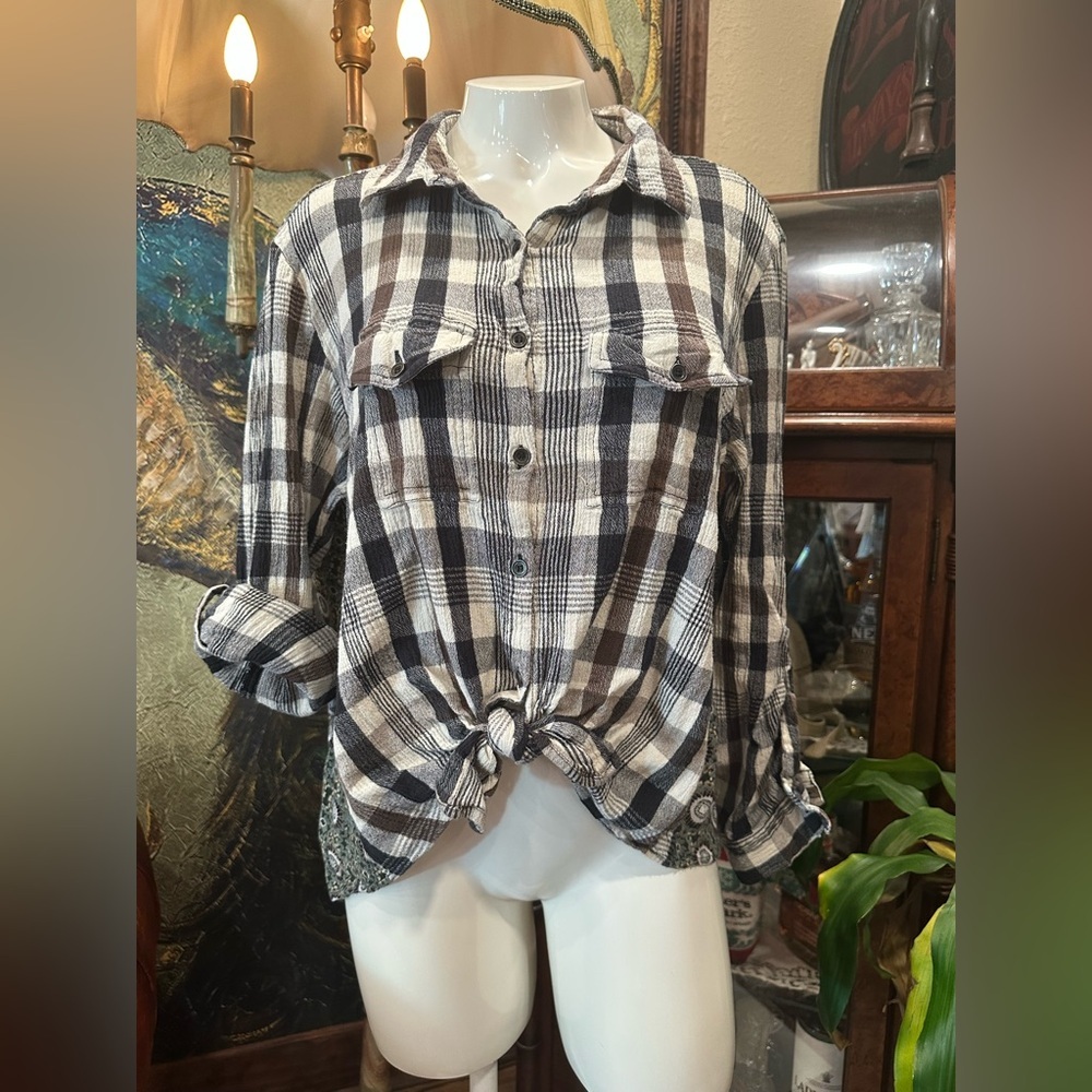 Lola P Paisley  boho Button-Up Shirt